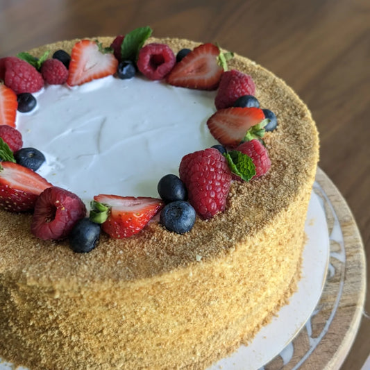 HONEY CAKE {MEDOVIK}